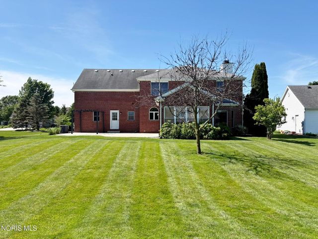 1404 Muirfield Drive, Bowling Green, OH 43402