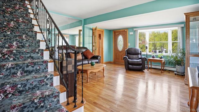 14 McCord Place, Bethpage, NY 11714