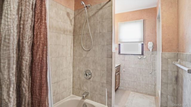 14 McCord Place, Bethpage, NY 11714