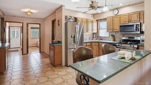 14 McCord Place, Bethpage, NY 11714