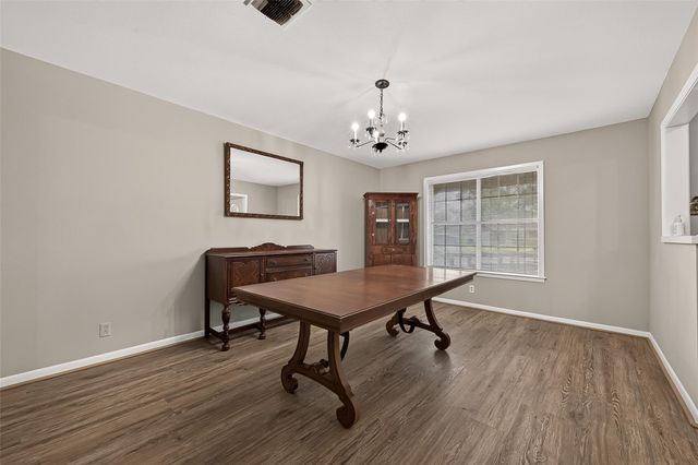 2002 Crestwood Drive, Richmond, TX 77469