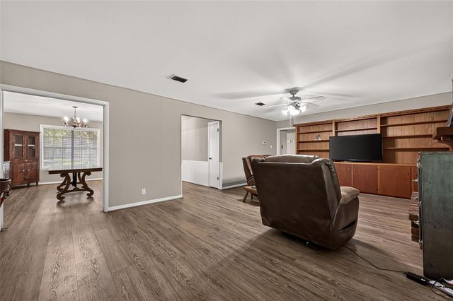 2002 Crestwood Drive, Richmond, TX 77469