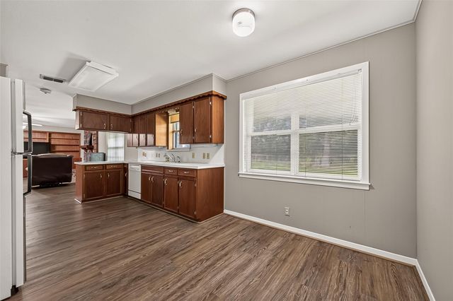 2002 Crestwood Drive, Richmond, TX 77469