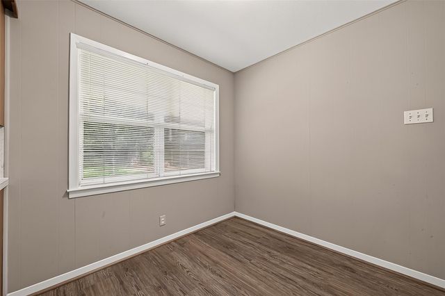 2002 Crestwood Drive, Richmond, TX 77469