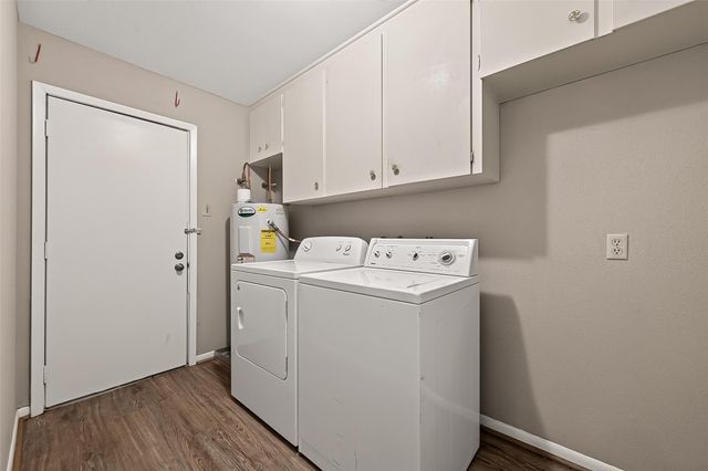 2002 Crestwood Drive, Richmond, TX 77469