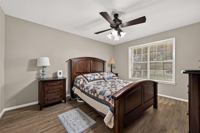 2002 Crestwood Drive, Richmond, TX 77469