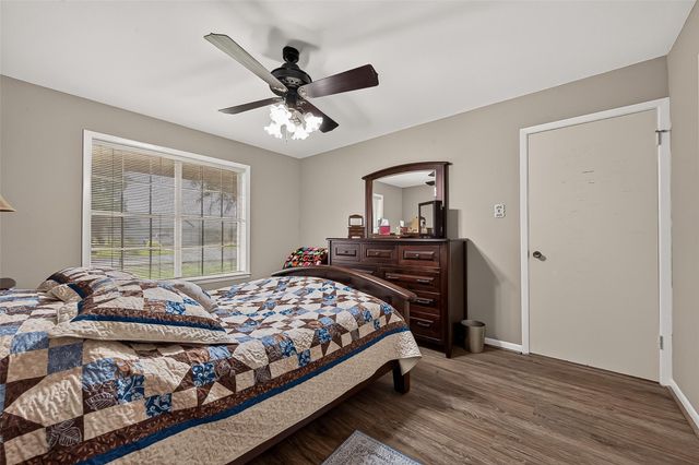 2002 Crestwood Drive, Richmond, TX 77469