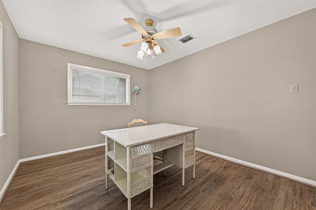 2002 Crestwood Drive, Richmond, TX 77469