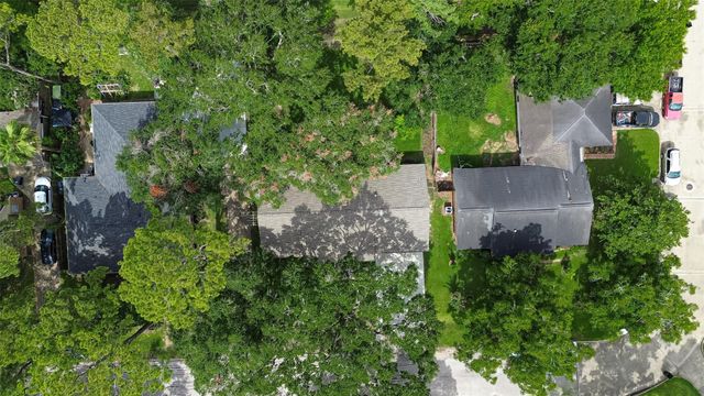 2002 Crestwood Drive, Richmond, TX 77469