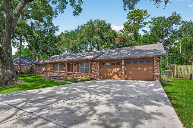 2002 Crestwood Drive, Richmond, TX 77469
