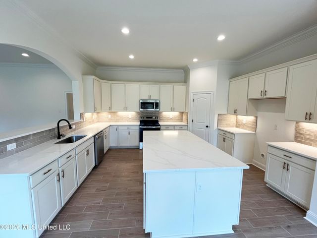 17952 Fairway View Drive, Biloxi, MS 39532