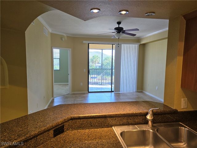 12940 Positano CIR 201, Naples, FL 34105