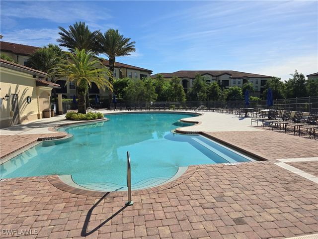 12940 Positano CIR 201, Naples, FL 34105