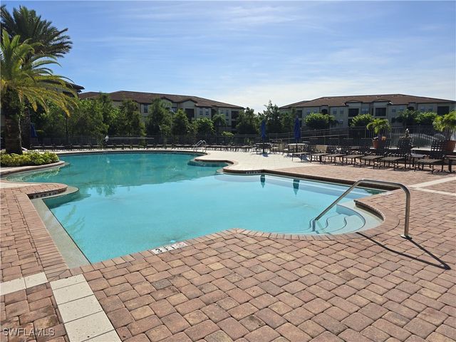 12940 Positano CIR 201, Naples, FL 34105