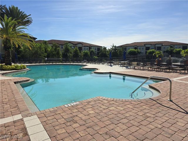 12940 Positano CIR 201, Naples, FL 34105