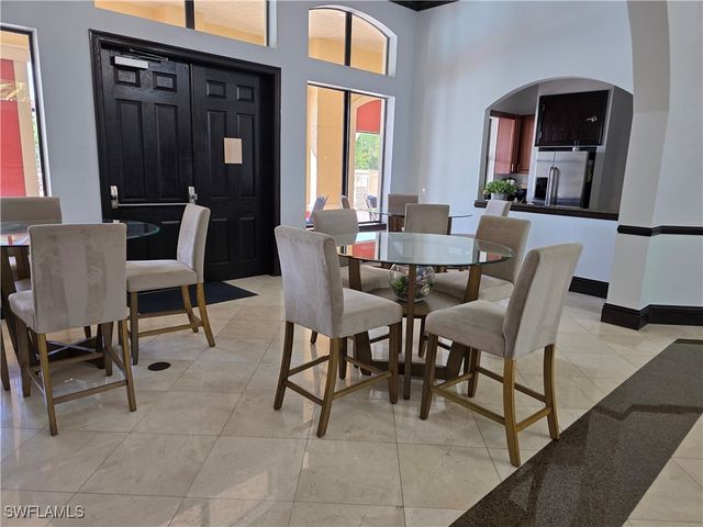 12940 Positano CIR 201, Naples, FL 34105