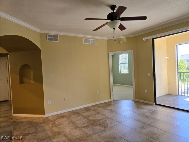 12940 Positano CIR 201, Naples, FL 34105