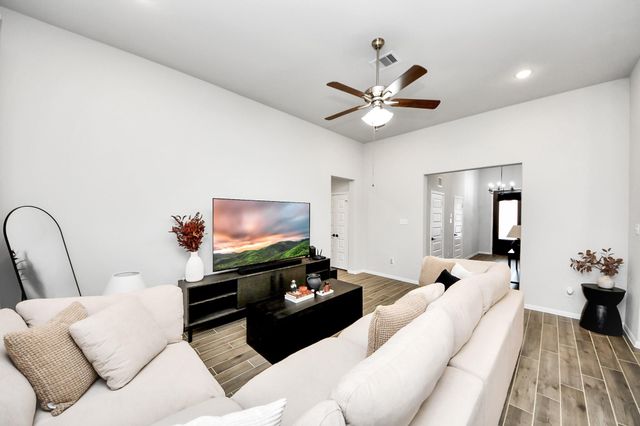 6618 Beacon View Drive, Baytown, TX 77521