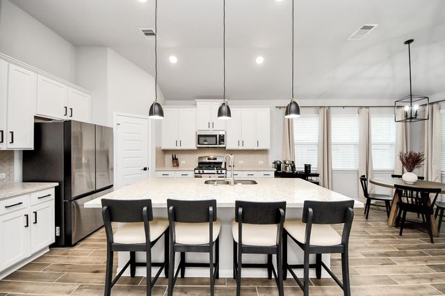 6618 Beacon View Drive, Baytown, TX 77521