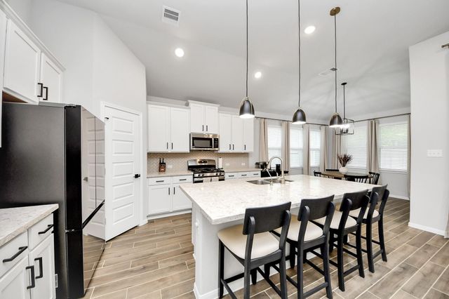 6618 Beacon View Drive, Baytown, TX 77521