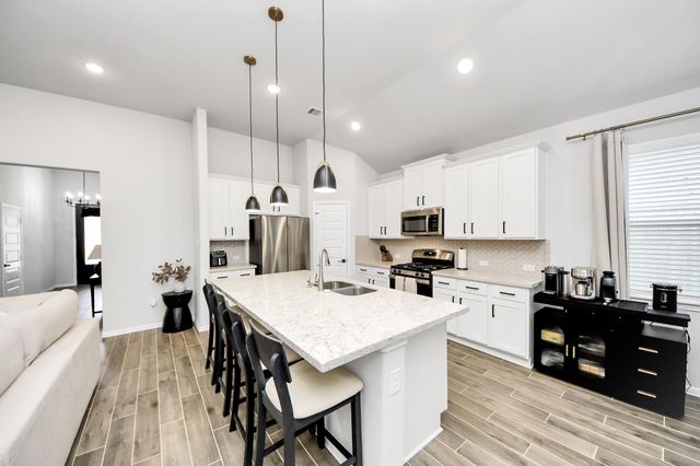 6618 Beacon View Drive, Baytown, TX 77521