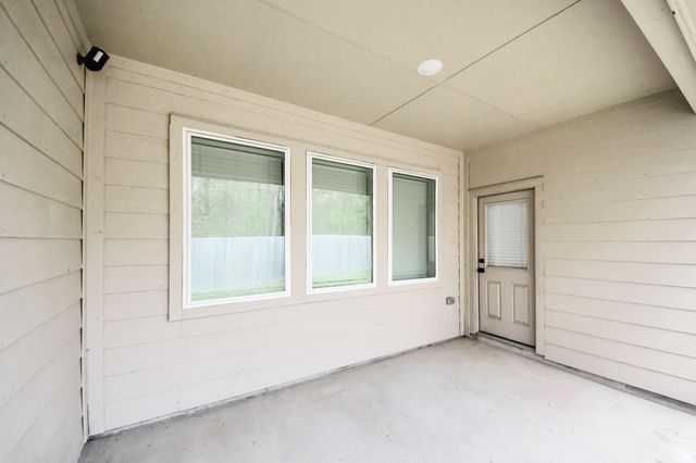 6618 Beacon View Drive, Baytown, TX 77521