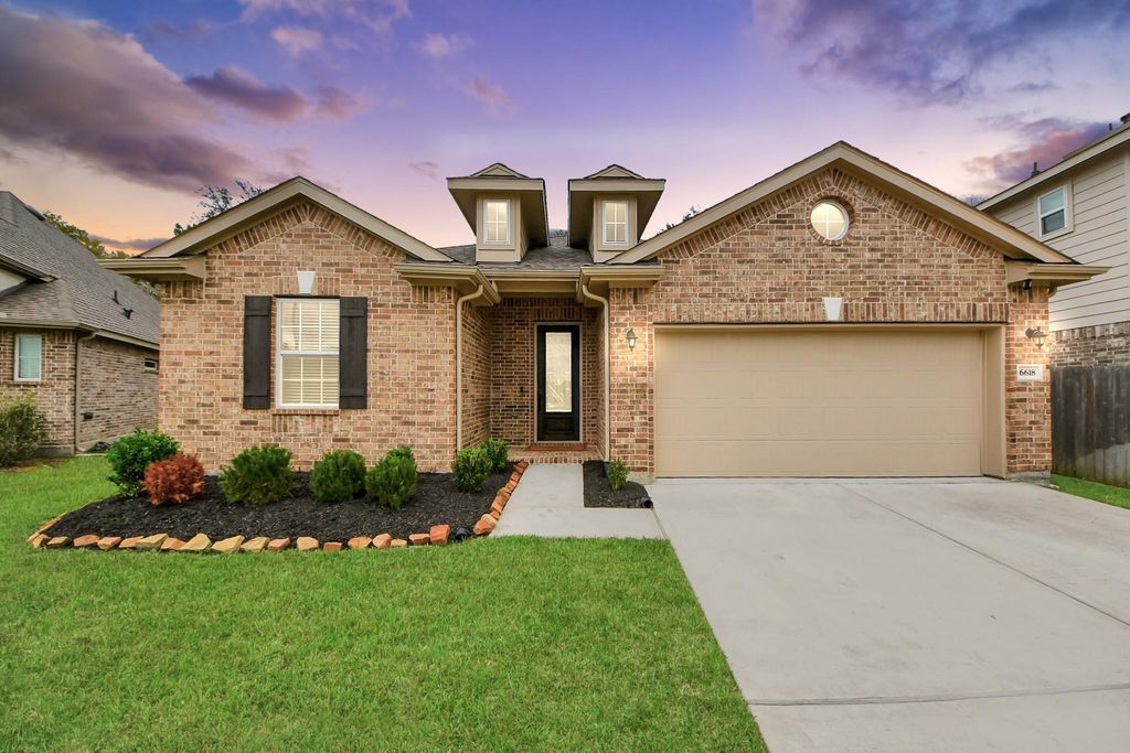 6618 Beacon View Drive, Baytown, TX 77521