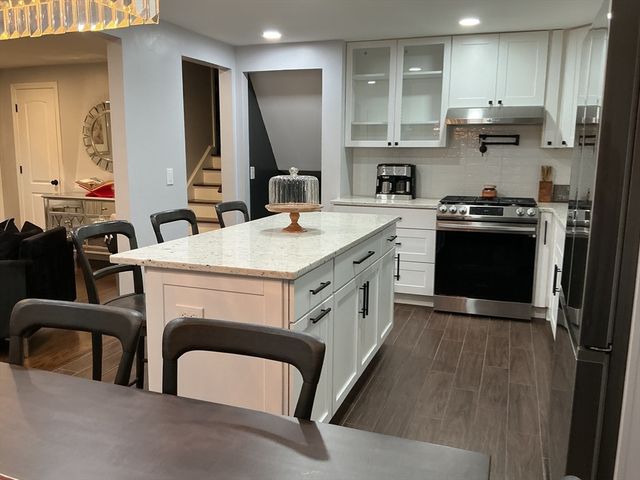 34 Pebble Path Ln, West Springfield, MA 01089