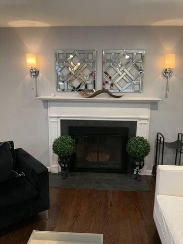 34 Pebble Path Ln, West Springfield, MA 01089