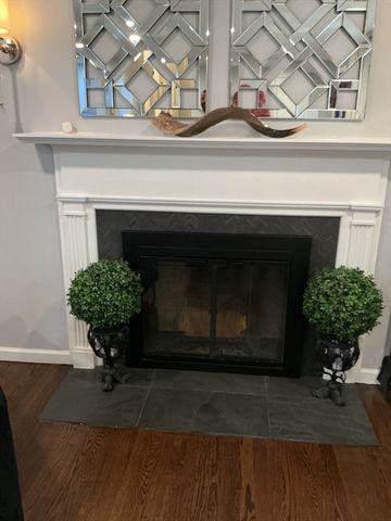 34 Pebble Path Ln, West Springfield, MA 01089