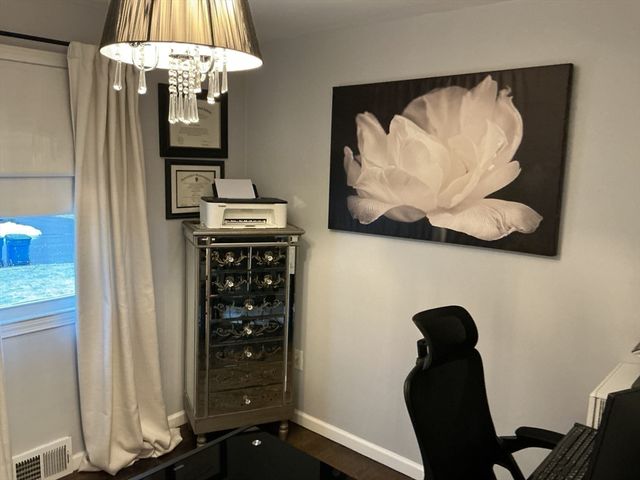 34 Pebble Path Ln, West Springfield, MA 01089