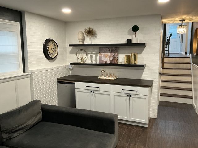 34 Pebble Path Ln, West Springfield, MA 01089