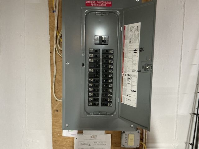 34 Pebble Path Ln, West Springfield, MA 01089