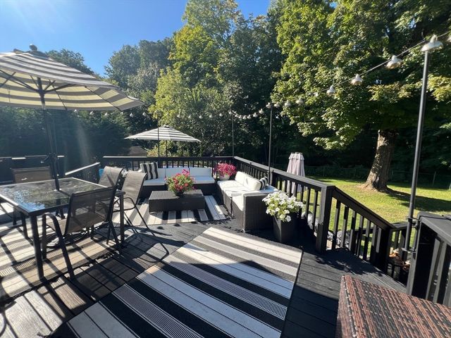 34 Pebble Path Ln, West Springfield, MA 01089