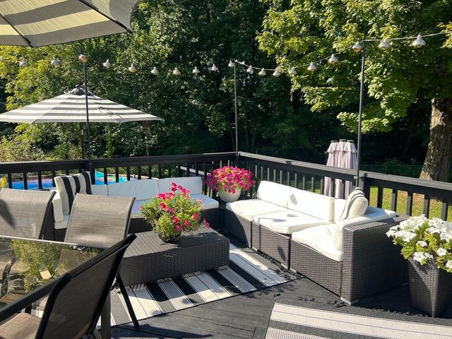 34 Pebble Path Ln, West Springfield, MA 01089