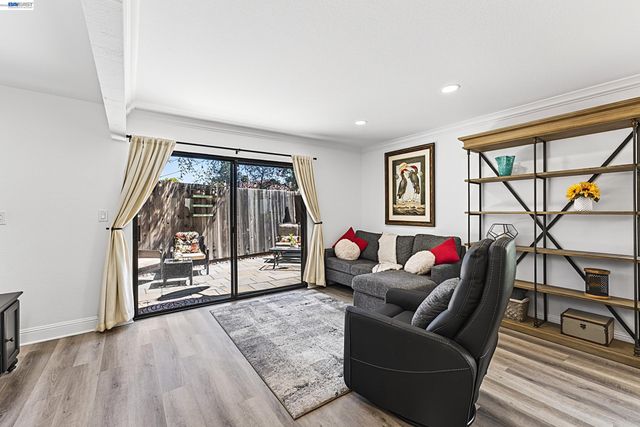 73 Mozden Lane, Pleasant Hill, CA 94523