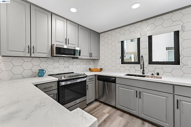 73 Mozden Lane, Pleasant Hill, CA 94523