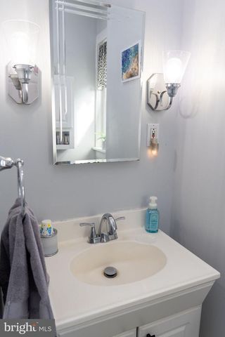 40 S 11TH ST, Quakertown, PA 18951