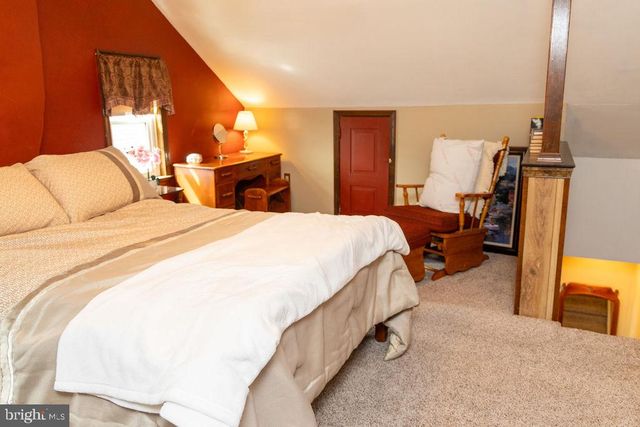 40 S 11TH ST, Quakertown, PA 18951