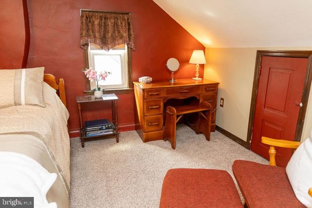 40 S 11TH ST, Quakertown, PA 18951