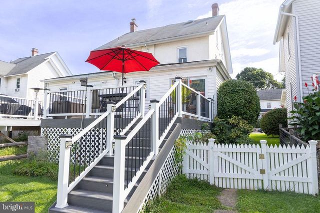 40 S 11TH ST, Quakertown, PA 18951