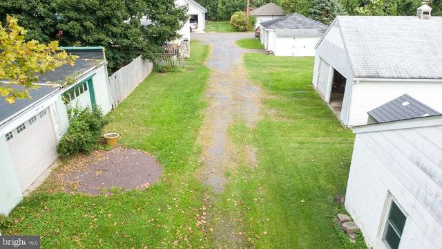 40 S 11TH ST, Quakertown, PA 18951