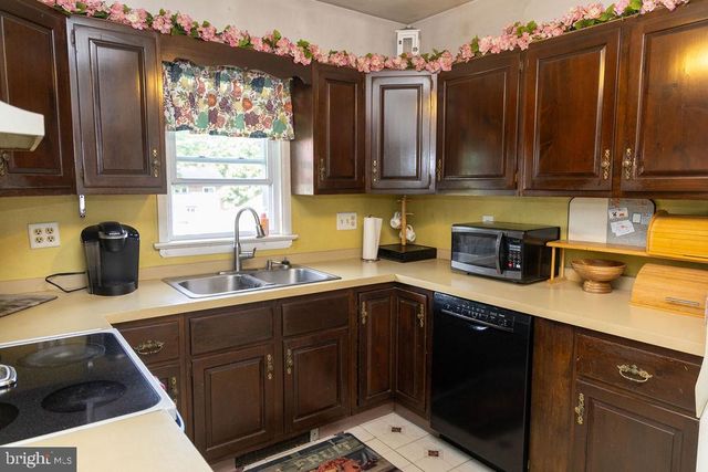 40 S 11TH ST, Quakertown, PA 18951