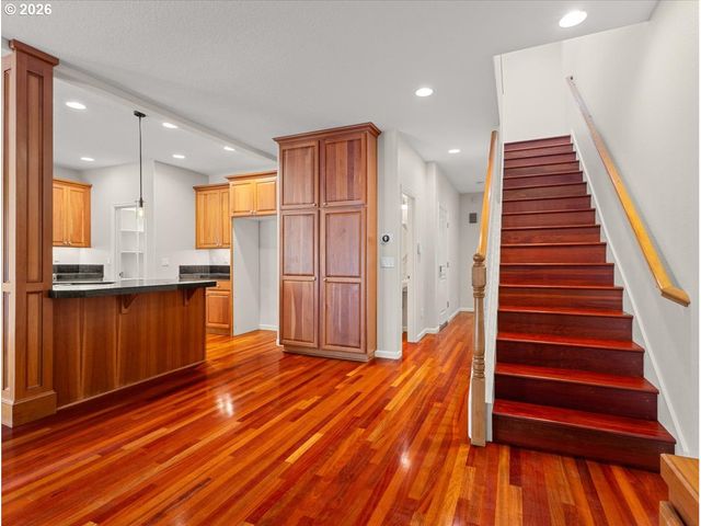 4 NORTHVIEW Ct, Lake Oswego, OR 97035