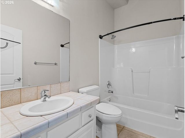 4 NORTHVIEW Ct, Lake Oswego, OR 97035