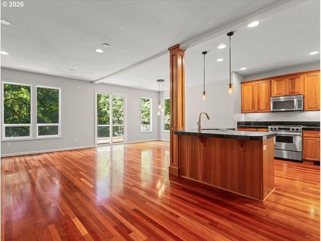 4 NORTHVIEW Ct, Lake Oswego, OR 97035