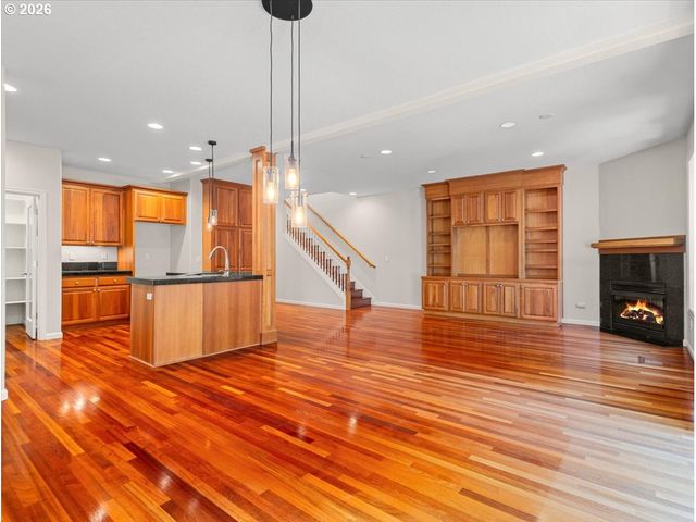 4 NORTHVIEW Ct, Lake Oswego, OR 97035
