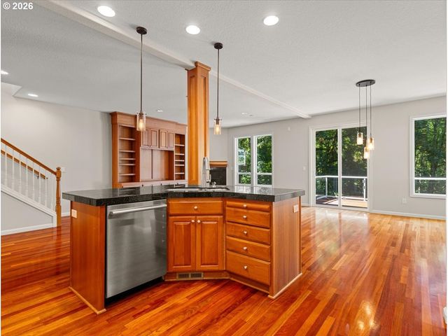 4 NORTHVIEW Ct, Lake Oswego, OR 97035