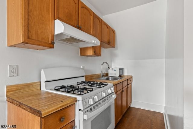 53 Rose Ter, Newark City, NJ 07108