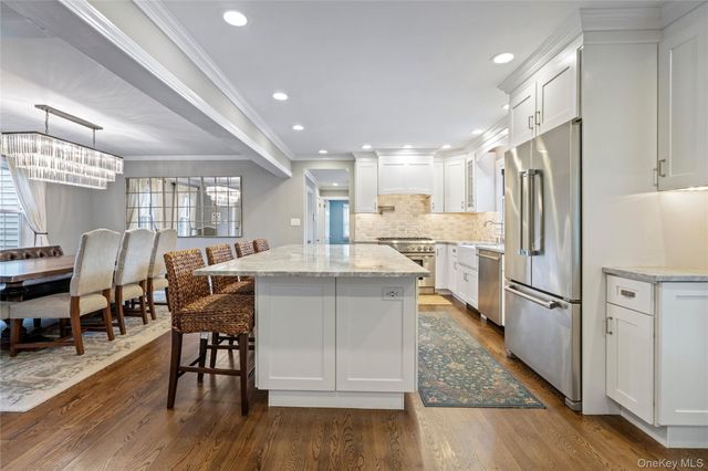 172 Burtis Lane, Syosset, NY 11791